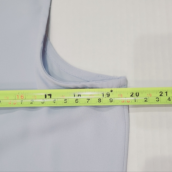 Karl Lagerfeld Paris Faux Pearl Smocked Mock Neck Top Sz M - Picture 8 of 10